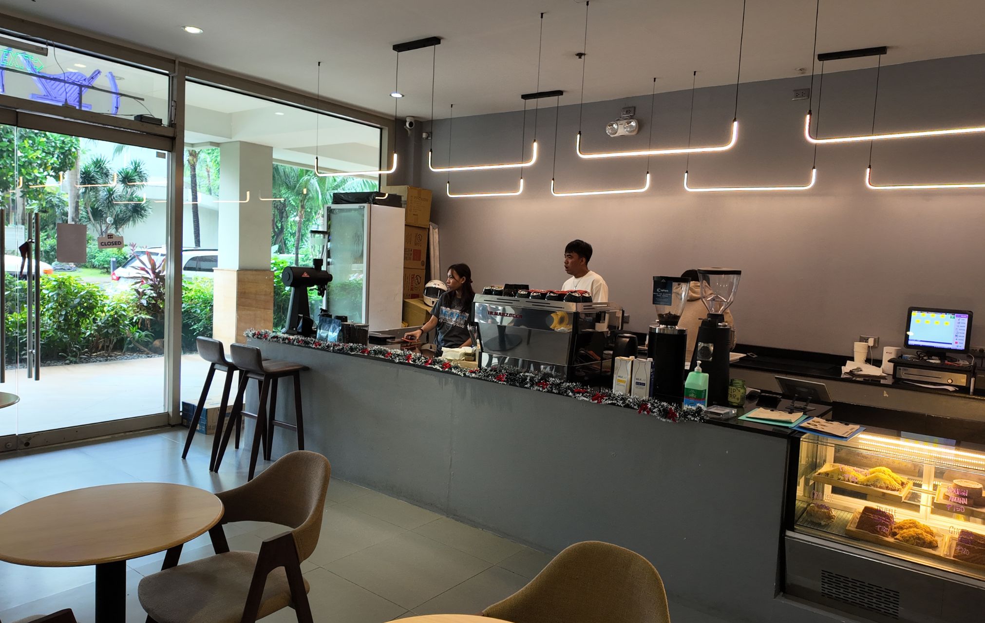 The Business Benefits of Hiring a Specialist Retail Fit-Out Company in South Africa